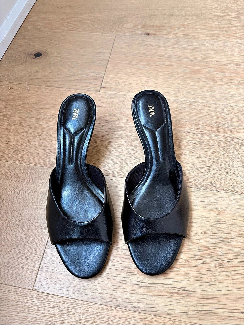 Zara Black Leather Kitten Heel Mules